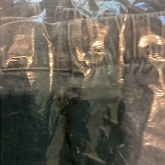 Ladies jeans, never worn. - Picture 11 of 12